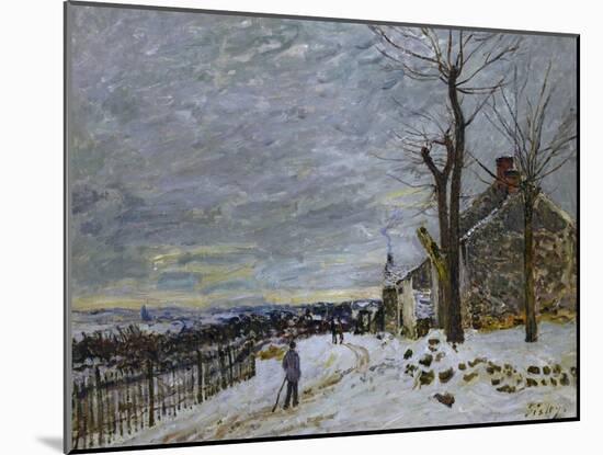 Snow in Veneux-Nadon, Around 1880-Alfred Sisley-Mounted Giclee Print