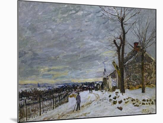 Snow in Veneux-Nadon, Around 1880-Alfred Sisley-Mounted Giclee Print