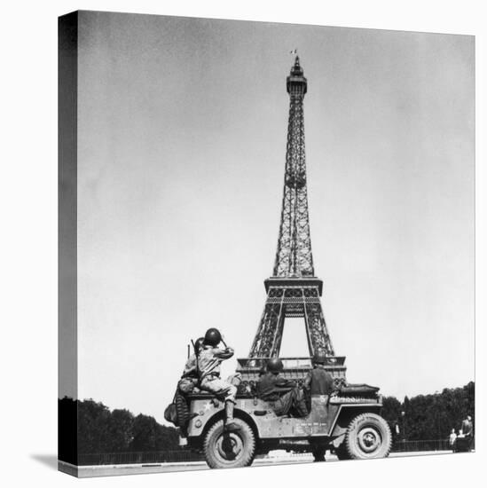 Soldiers of 4th US Infantry Division Looking at Eiffel Tower as They Liberate Capital City, WWII-John Downey-Stretched Canvas