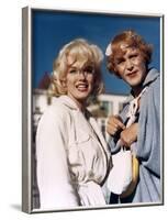 Some Like it Hot 1959 Directed by Billy Wilder Marilyn Monroe and Jack Lemmon-null-Framed Photo