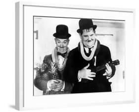 Sons Of The Desert, Stan Laurel, Oliver Hardy, 1933-null-Framed Photo