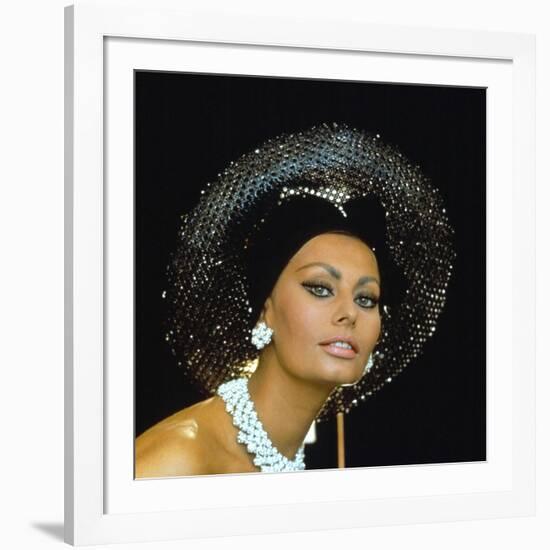 Sophia Loren, 1973-null-Framed Photographic Print