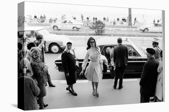 Sophia Loren Arrives at the Cinema Palace of Cannes-Mario de Biasi-Stretched Canvas