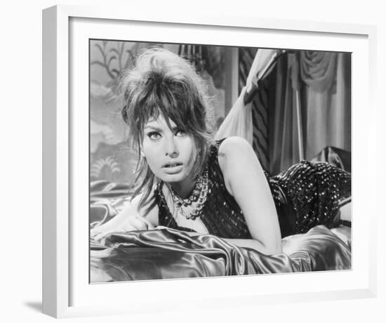 Sophia Loren, The Millionairess (1960)-null-Framed Photo