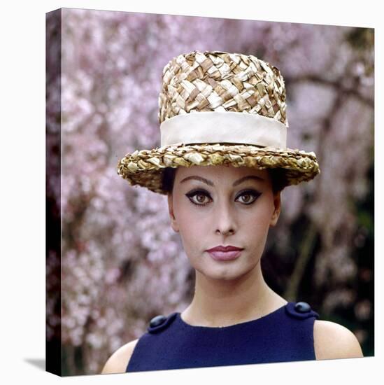 Sophia Loren Wearing a Straw Hat-Mario de Biasi-Stretched Canvas