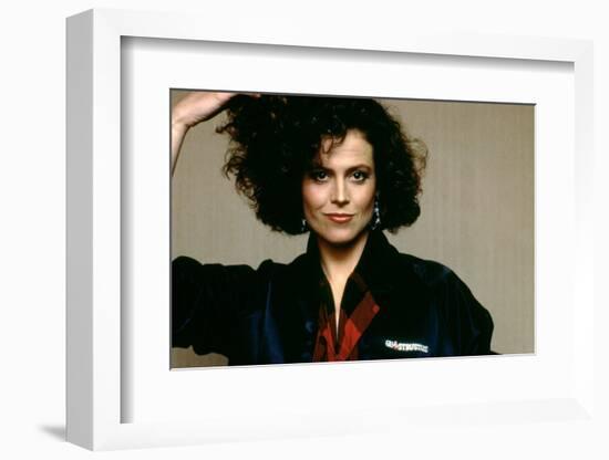 SOS Fantomes Ghostbusters by IvanReitman with Sigourney Weaver, 1984 (photo)-null-Framed Photo