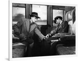 Soupcons SUSPICION by AlfredHitchcock with Joan Fontaine and Cary Grant, 1941 (b/w photo)-null-Framed Photo