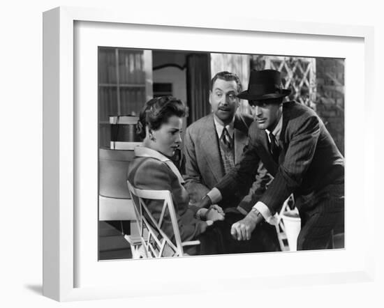 Soupcons SUSPICION by AlfredHitchcock with Joan Fontaine, Nigel Bruce and Cary Grant, 1941 (b/w pho-null-Framed Photo