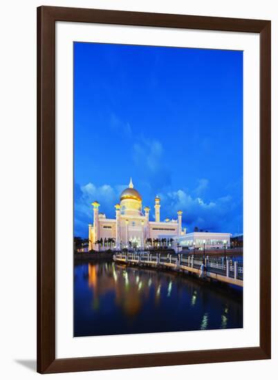 South East Asia, Kingdom of Brunei, Bandar Seri Begawan, Omar Ali Saifuddien Mosque-Christian Kober-Framed Photographic Print