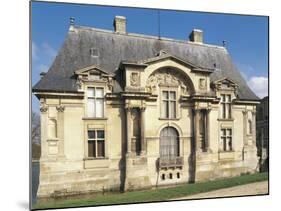 South Facade of Petit Chateau, 1560-null-Mounted Giclee Print