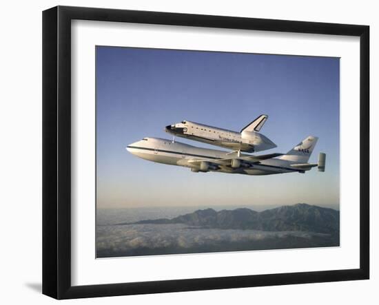 Space Shuttle Atlantis on Custom 747 Flies to Kennedy Space Center after Refurbishment, Sep 1, 1998-null-Framed Photo