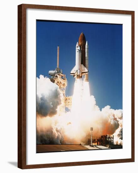 Space Shuttle Columbia-null-Framed Photographic Print