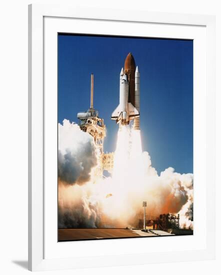 Space Shuttle Columbia-null-Framed Photographic Print