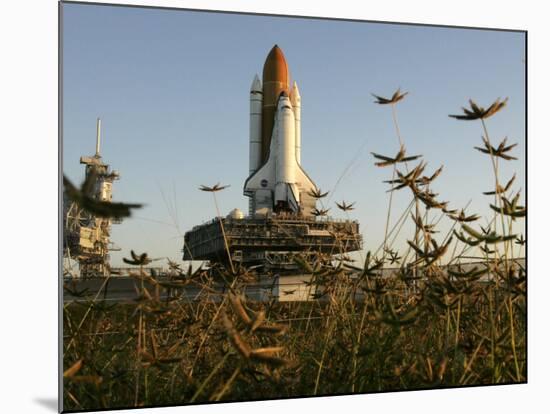 Space Shuttle Discovery at the Kennedy Space Center at Cape Canaveral, Florida, November 9, 2006-John Raoux-Mounted Photographic Print