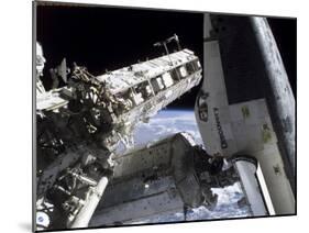 Space Shuttle Discovery Docked to the International Space Station-Stocktrek Images-Mounted Photographic Print