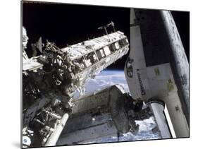 Space Shuttle Discovery Docked to the International Space Station-Stocktrek Images-Mounted Photographic Print