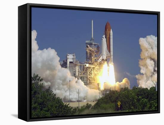 Space Shuttle Discovery-Paul Kizzle-Framed Stretched Canvas