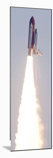 Space Shuttle Discovery-Dave Martin-Mounted Photographic Print