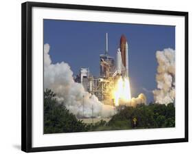 Space Shuttle Discovery-Paul Kizzle-Framed Photographic Print