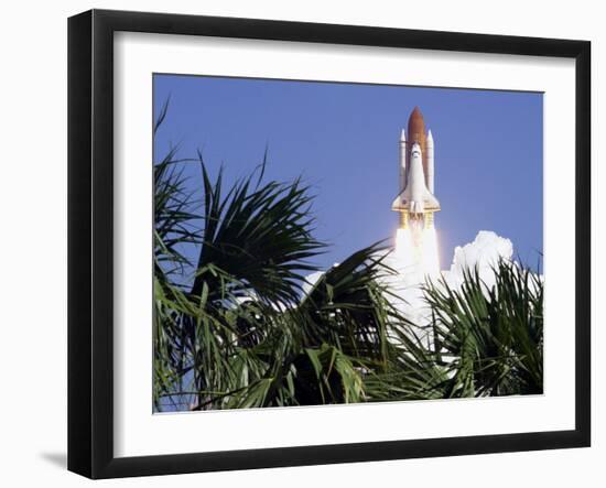 Space Shuttle-John Raoux-Framed Premium Photographic Print