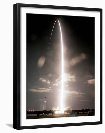 Space Shuttle-Paul Kizzle-Framed Premium Photographic Print