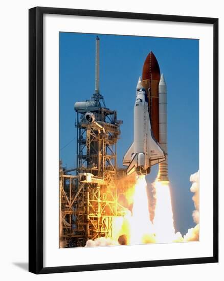 Space Shuttle-John Raoux-Framed Premium Photographic Print