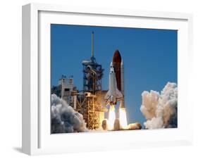 Space Shuttle-John Raoux-Framed Premium Photographic Print