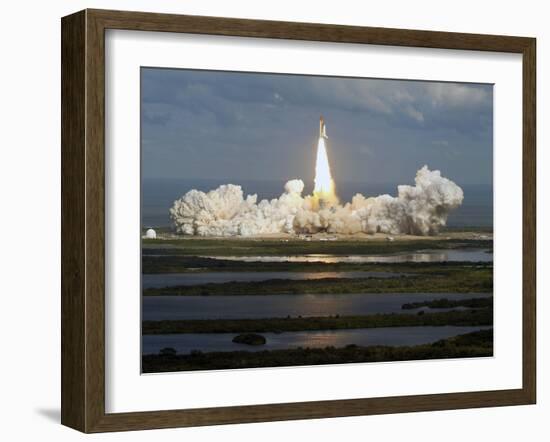 Space Shuttle-Chris O'Meara-Framed Premium Photographic Print