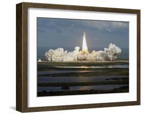 Space Shuttle-Chris O'Meara-Framed Premium Photographic Print