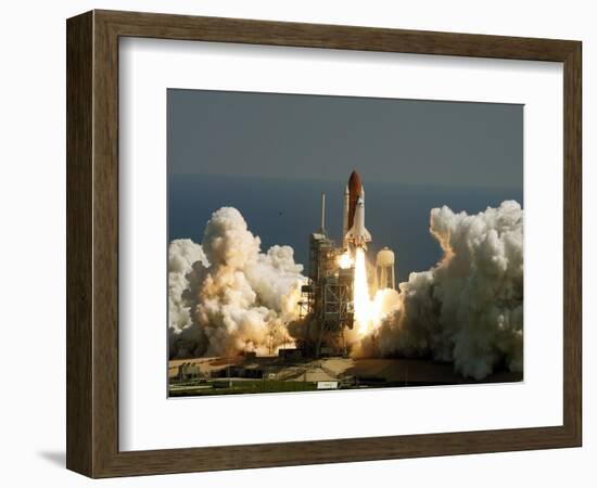 Space Shuttle-John Raoux-Framed Photographic Print