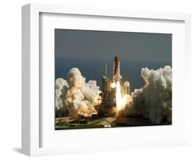 Space Shuttle-John Raoux-Framed Photographic Print