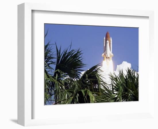 Space Shuttle-John Raoux-Framed Photographic Print