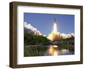 Space Shuttle-John Raoux-Framed Photographic Print