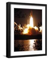 Space Shuttle-John Raoux-Framed Photographic Print