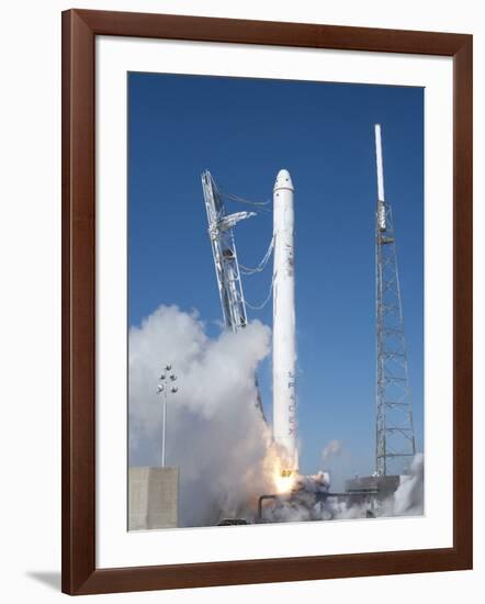 Spacex?S Falcon 9 Rocket and Dragon Spacecraft Lift Off from Cape Canaveral Air Force Station-null-Framed Photo