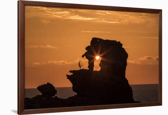 Spain, Menorca. Elephant Rock.-Hollice Looney-Framed Photographic Print