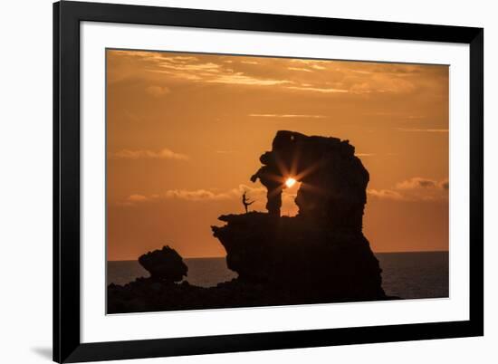 Spain, Menorca. Elephant Rock.-Hollice Looney-Framed Photographic Print