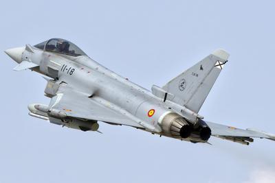 https://imgc.allpostersimages.com/img/posters/spanish-air-force-ef-2000-typhoon-in-flight_u-L-Q12SRNT0.jpg?artPerspective=n