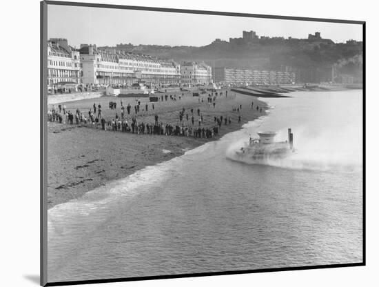 SRNI Hovercraft Arriving at Dover after the First Channel Crossing-null-Mounted Photographic Print