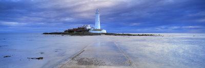 https://imgc.allpostersimages.com/img/posters/st-mary-s-lighthouse-and-st-mary-s-island-near-whitley-bay-tyne-and-wear-england-uk_u-L-P6KW030.jpg?artPerspective=n