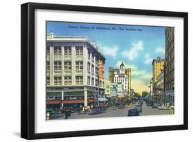 St. Petersburg, Florida - View Down Central Avenue-Lantern Press-Framed Art Print