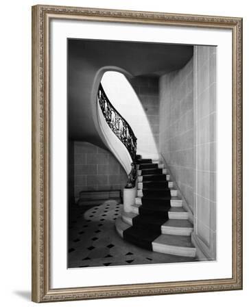 Staircase Inside Mansion Named Carolands, Built by Mrs. Harriet Pullman  Carolan Schermerhorn' Photographic Print - Nat Farbman | AllPosters.com