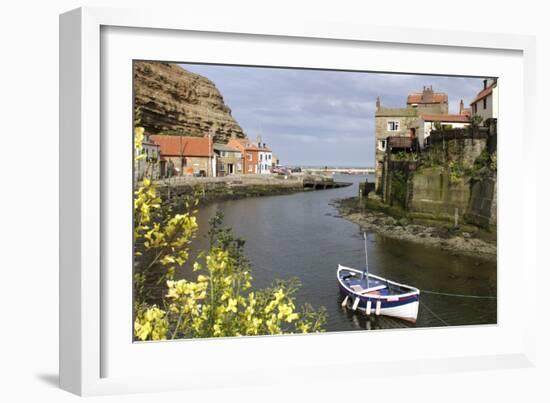 Staithes, North Yorkshire, England-Peter Thompson-Framed Photographic Print