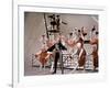 STAR !, 1968 directed by ROBERT WISE Julie Andrews (photo)-null-Framed Photo