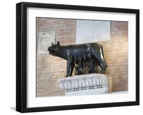 Statue Depicting Romulus and Remus and the She-Wolf, Palazzo Pubblico, Siena, Tuscany, Italy-Robert Harding-Framed Photographic Print