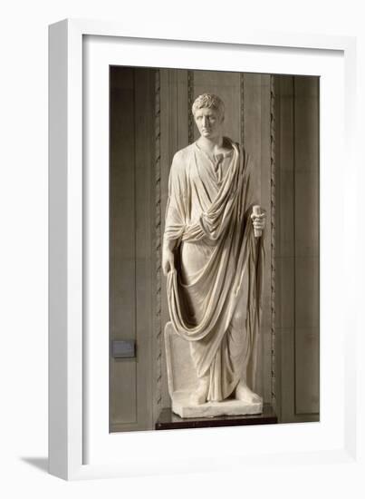 Statue masculine drapée. L'empereur Auguste (27 av J.-C.-14 ap J.-C.). Le portrait reflète-null-Framed Giclee Print