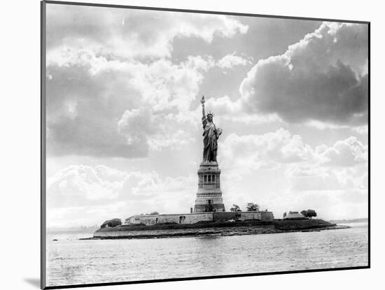 Statue of Liberty, 1905-Science Source-Mounted Giclee Print