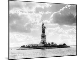 Statue of Liberty, 1905-Science Source-Mounted Giclee Print