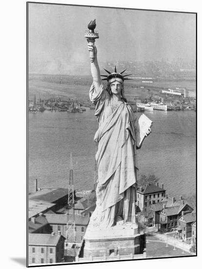 Statue of Liberty 1933-null-Mounted Photographic Print