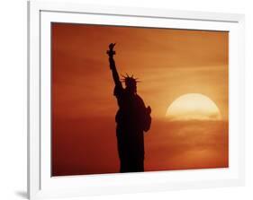 Statue of Liberty 1986-Richard Drew-Framed Photographic Print